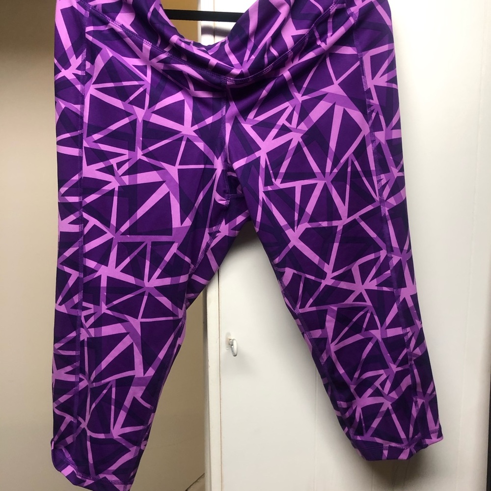 Old navy 3/4 gym pants